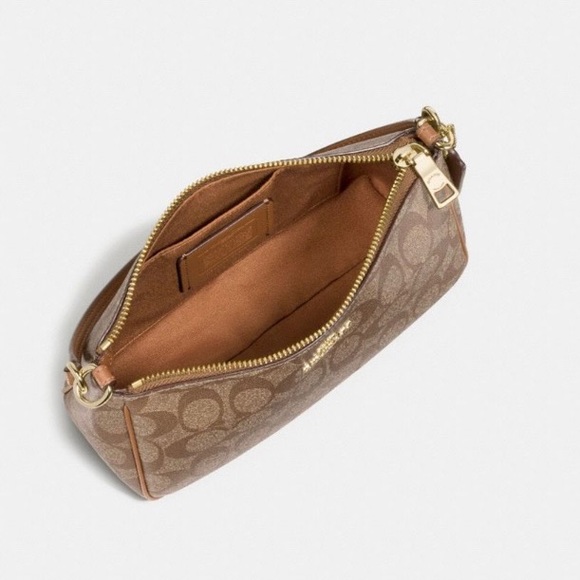 SOLD ⛔️Authentic COACH signature Crossbody. - Picture 3 of 7